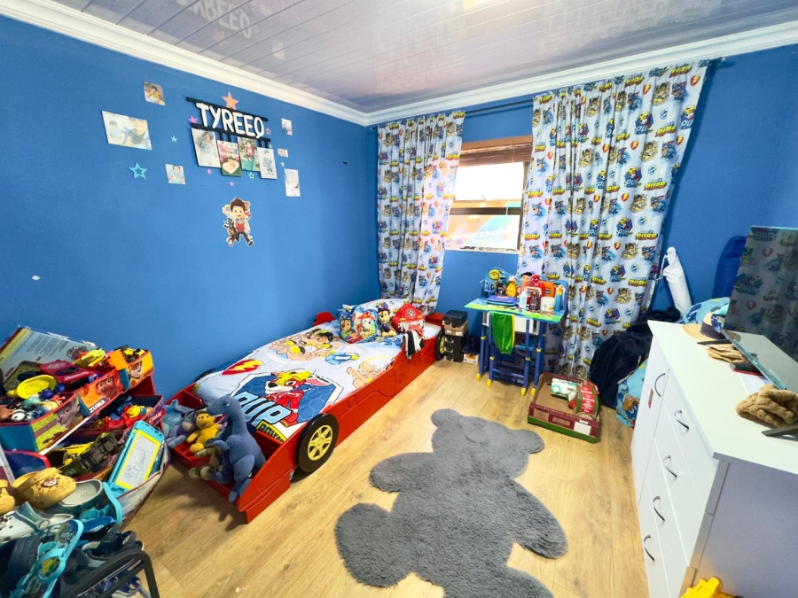 6 Bedroom Property for Sale in Steenberg Western Cape